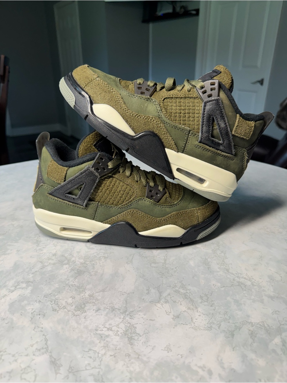 Jordan 4 Retro Craft Medium Olive, 5y